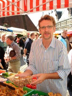 Kerry Sear with mousserons.JPG